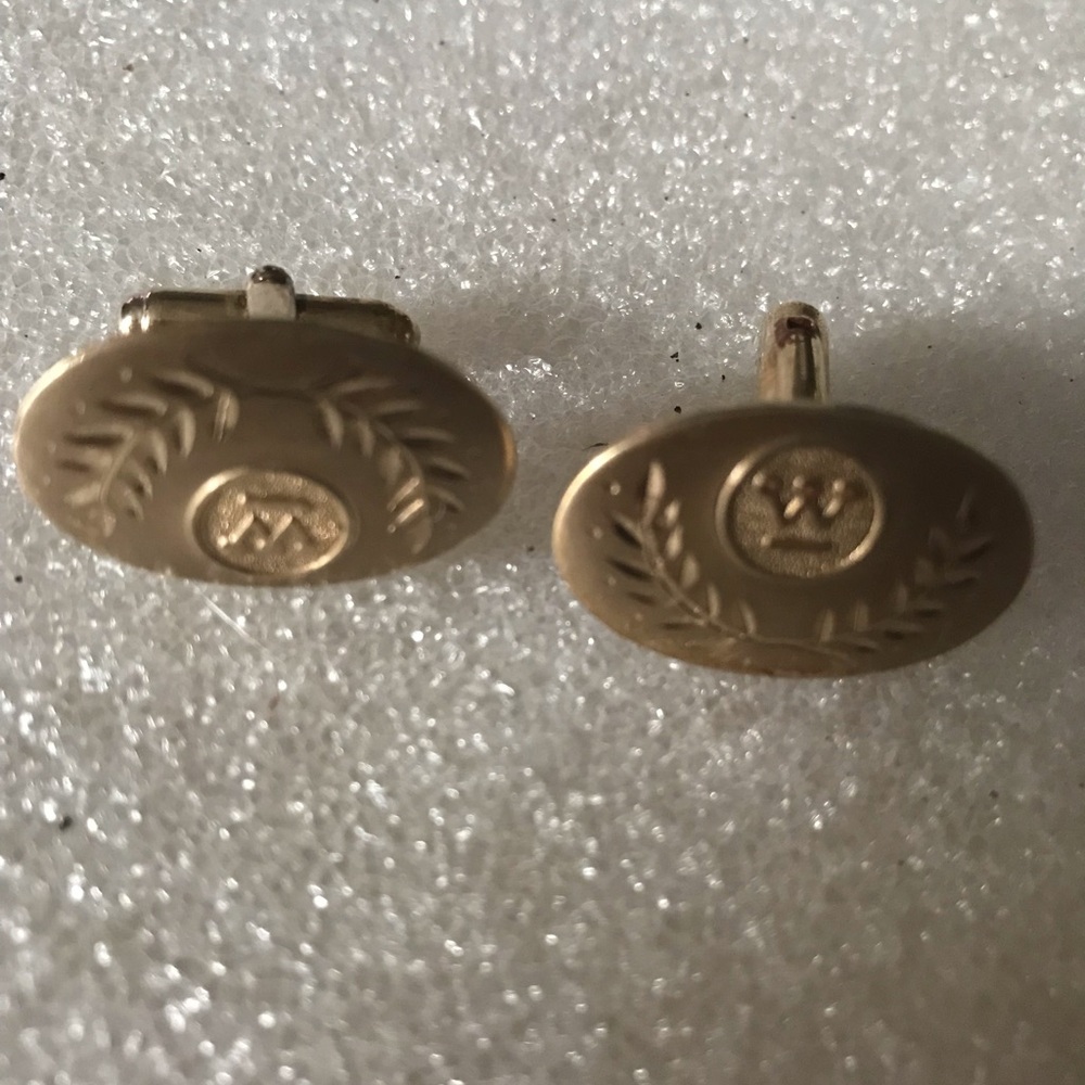 Gold Oval Laurel Emblem Cufflinks - Men Accessories